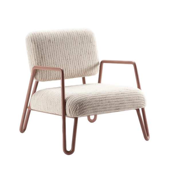 Fauteuil Miami — gilman shingle, lilac lacquered metal feet, polished brass applications