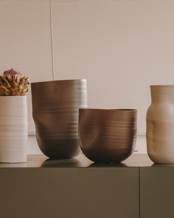 Vase Macarelleta — en céramique marron foncé Ø 21 cm
