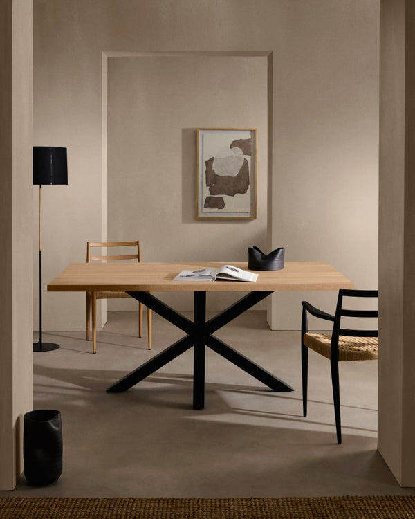 Table Argo — en mélaminé finition naturelle et pieds en acier finition noire 180 x 100 cm