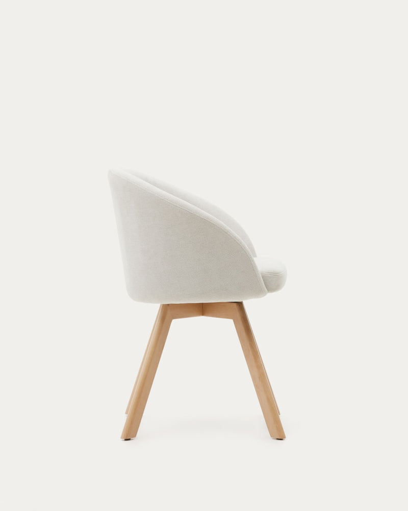 Chaise giratoire Marvinen — chenille beige et pieds en bois de chêne finition naturelle