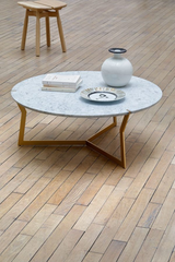 Table basse Star ronde en marbre blanc — Doré