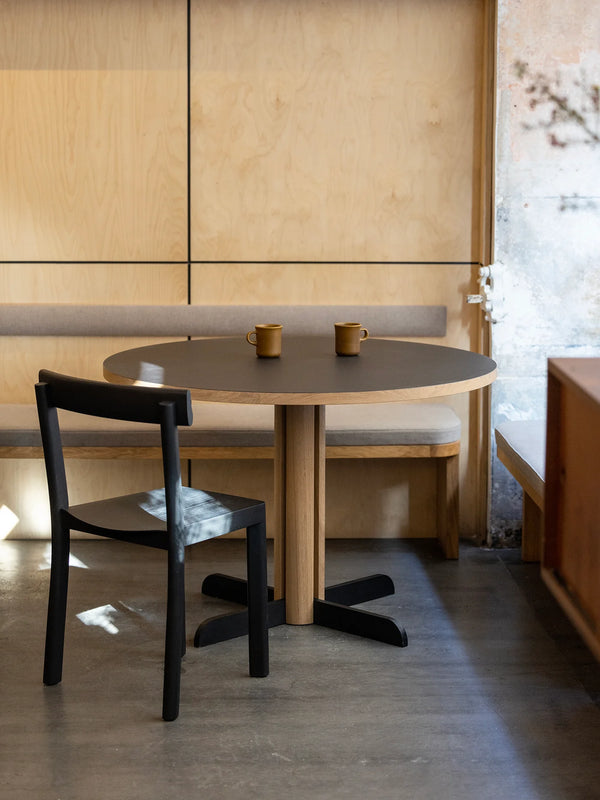 Table de diner Toucan ronde — Chêne noir