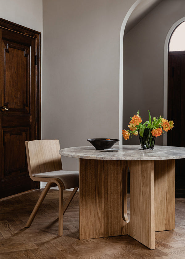 Table de diner Androgyne en marbre — Ronde Chêne naturel