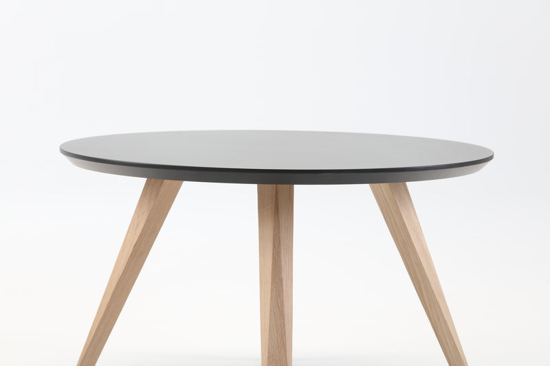 Table basse Oblique — Fenix et chêne noir